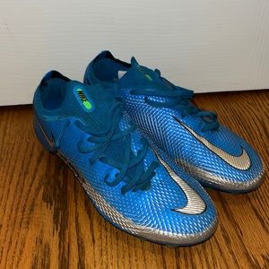 NIKE Phantom GT2